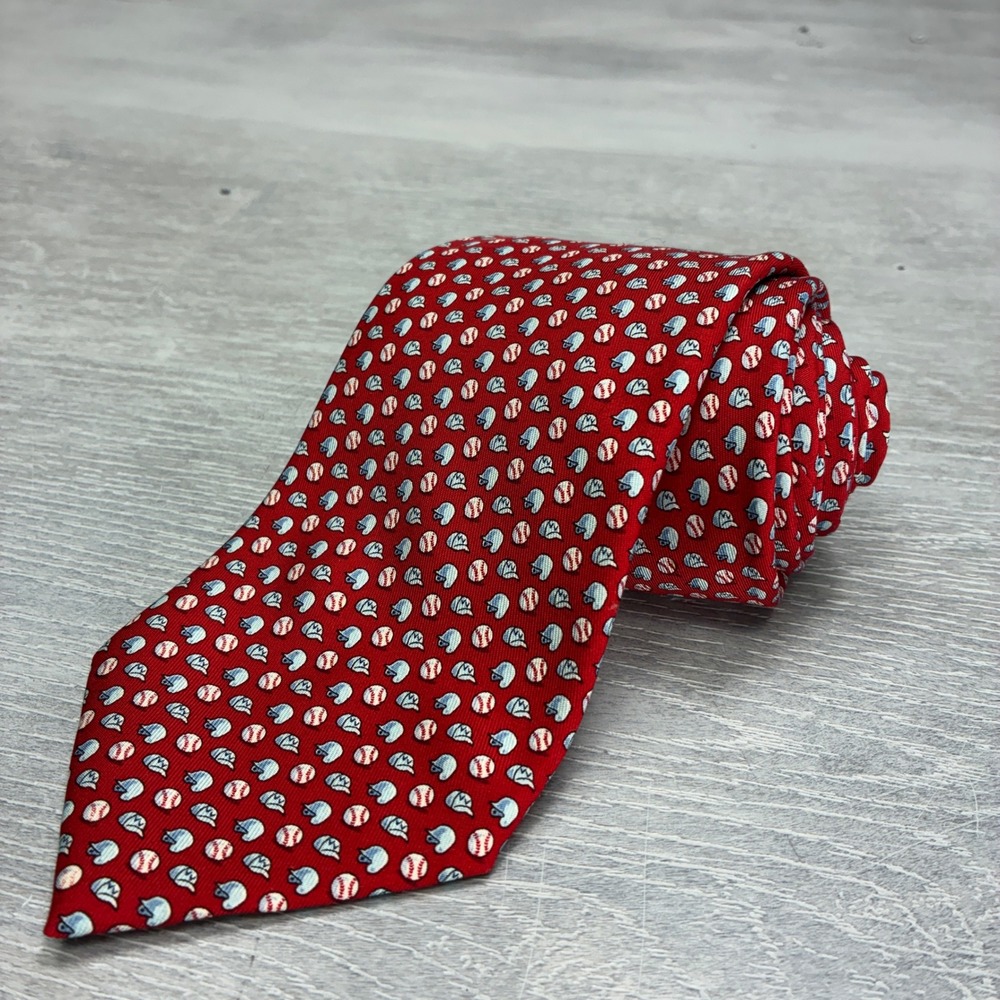 Vineyard Vines Silk Tie Mens Red Baseball Helmet Print Sporty Preppy Accessory